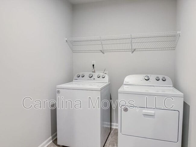 Building Photo - 119 Paddock Glen Dr