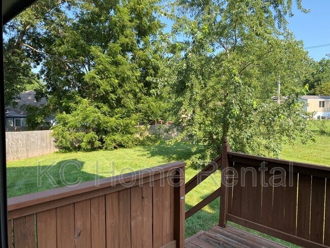 Building Photo - 1384 N Ridge Pkwy