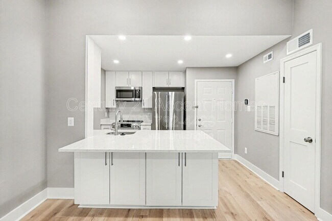 Building Photo - 3313 Wyndham Cir