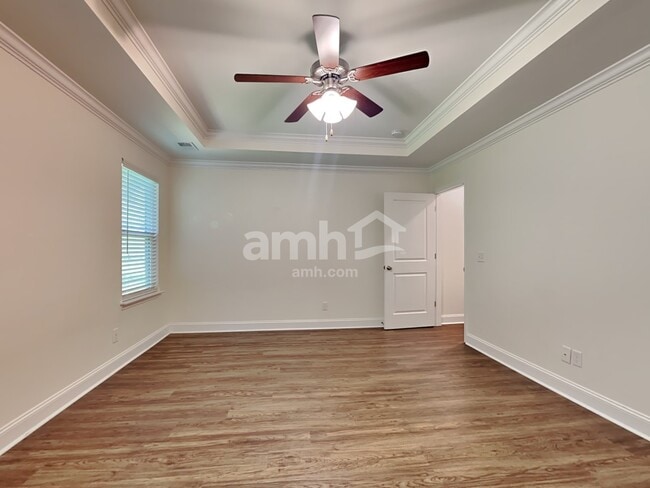 Building Photo - 1009 Theodore Rd