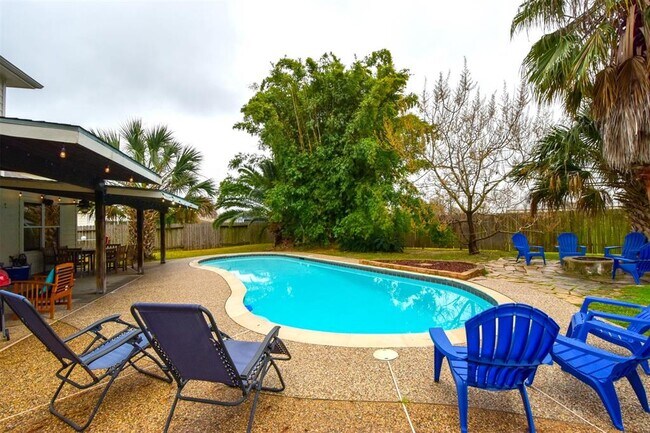 Building Photo - 11007 Shumard Oak Ct