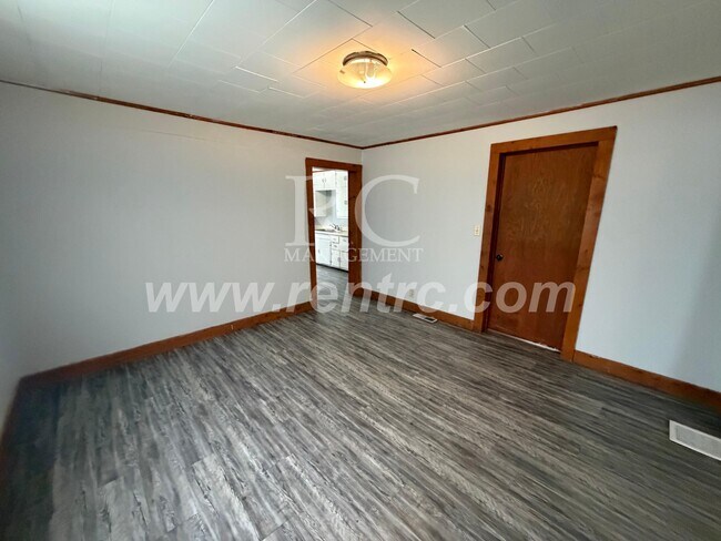 Building Photo - 1206 Robinson-