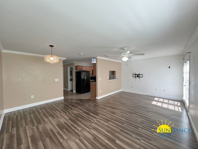 Building Photo - Charming 3 Bedroom Eagles Landing Townhous...