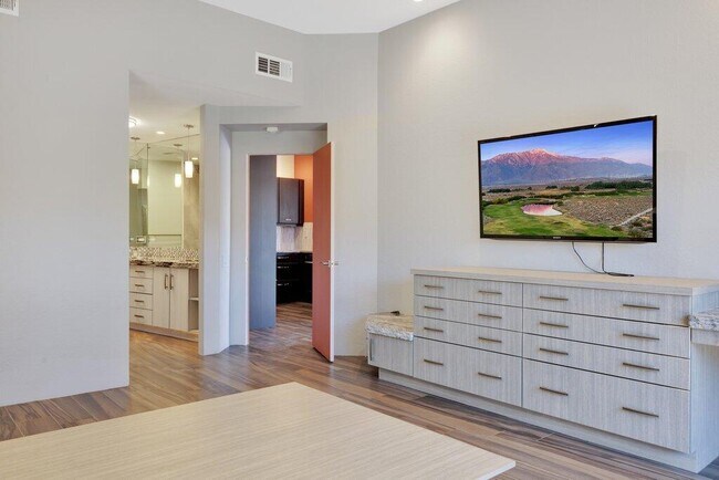 Building Photo - 73416 Irontree Dr