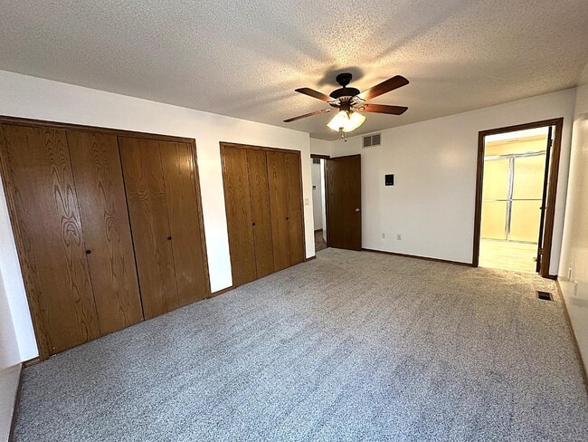 Building Photo - 8541 E Mount Vernon St