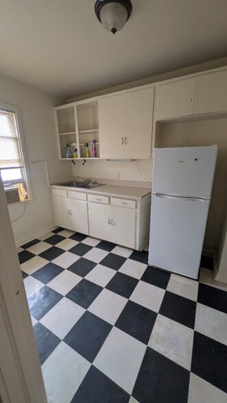 Building Photo - 2225 Wisteria St