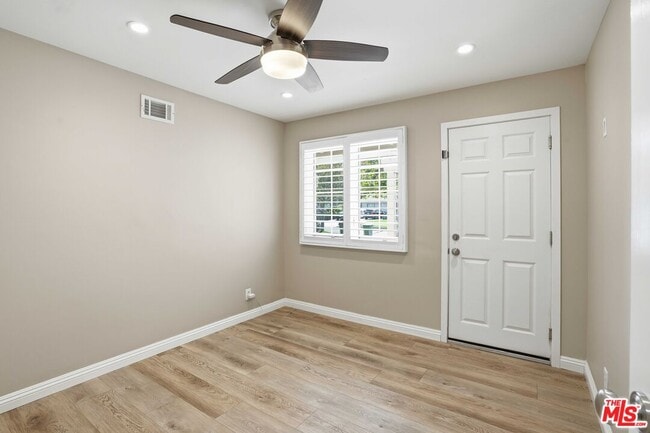 Building Photo - 6646 Franrivers Ave