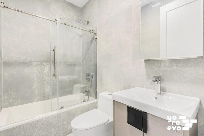 Building Photo - 2 bedroom in Brooklyn NY 11216