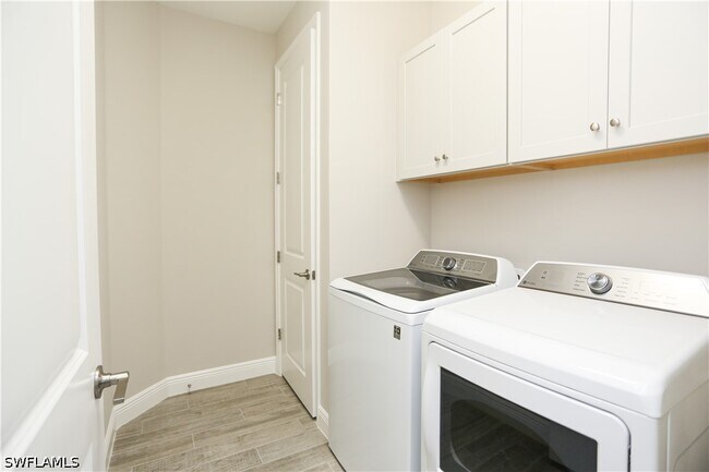 Building Photo - 2626 Seychelles Cir