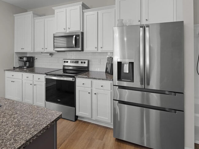 Building Photo - Room in House on Bounty Cir