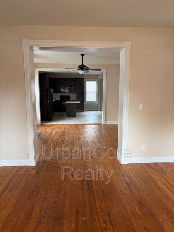 Building Photo - 410 N 32nd St