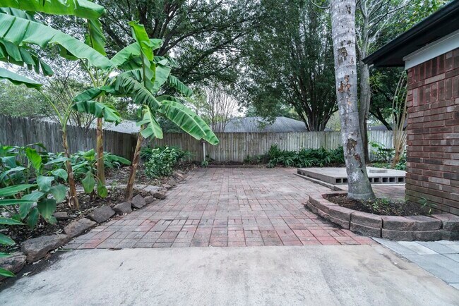 Building Photo - 2314 Pebbledowne Cir