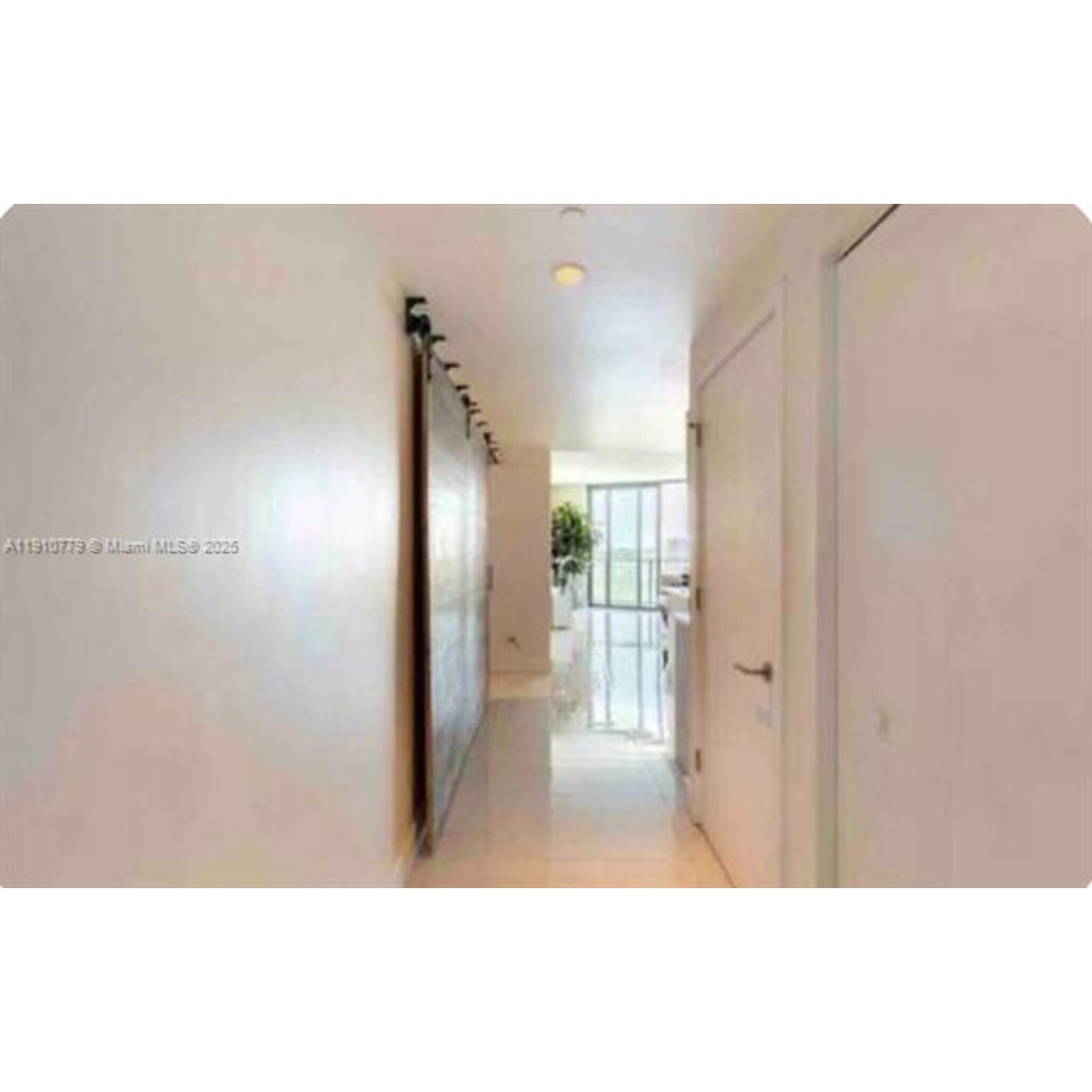 Building Photo - 501 NE 31st St