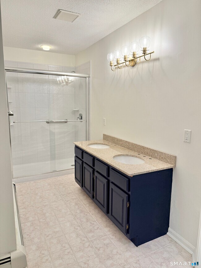 Building Photo - 94 Waldron Dr