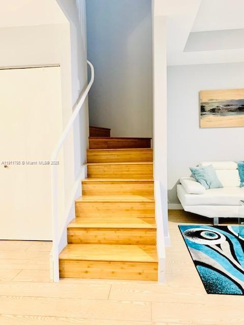 Building Photo - 619 Meridian Ave