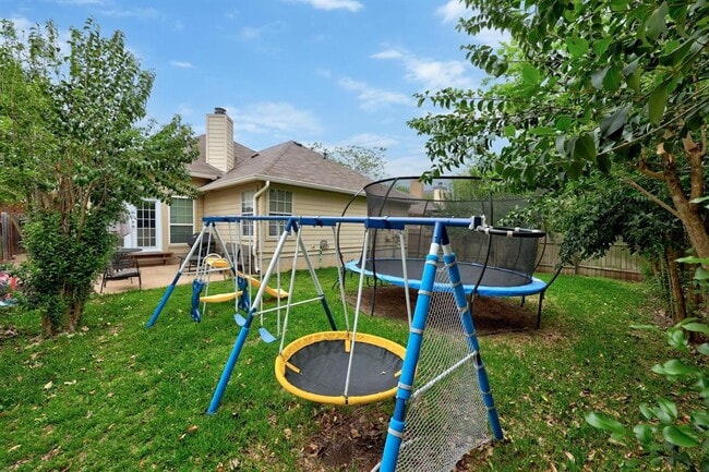 Building Photo - 2207 Rick Whinery Dr