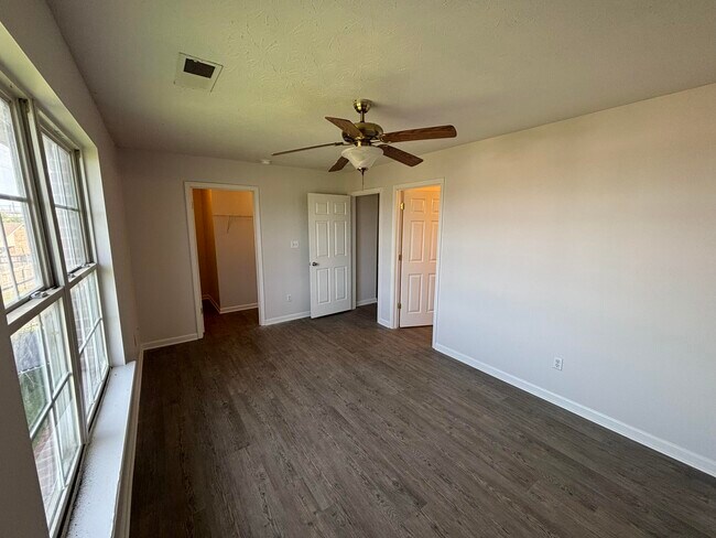 Building Photo - 312 Parker Pl