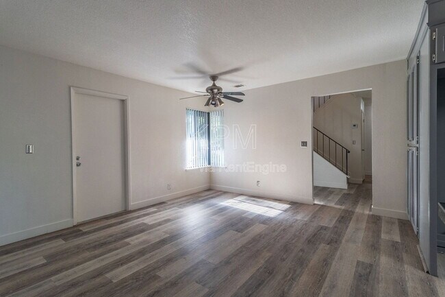 Building Photo - 2828 Smoke Tree Cir