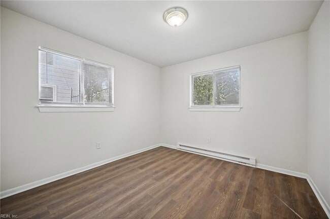 Building Photo - 1037 37th St