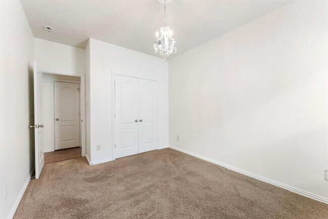 Building Photo - 28519 Lockeridge View Dr