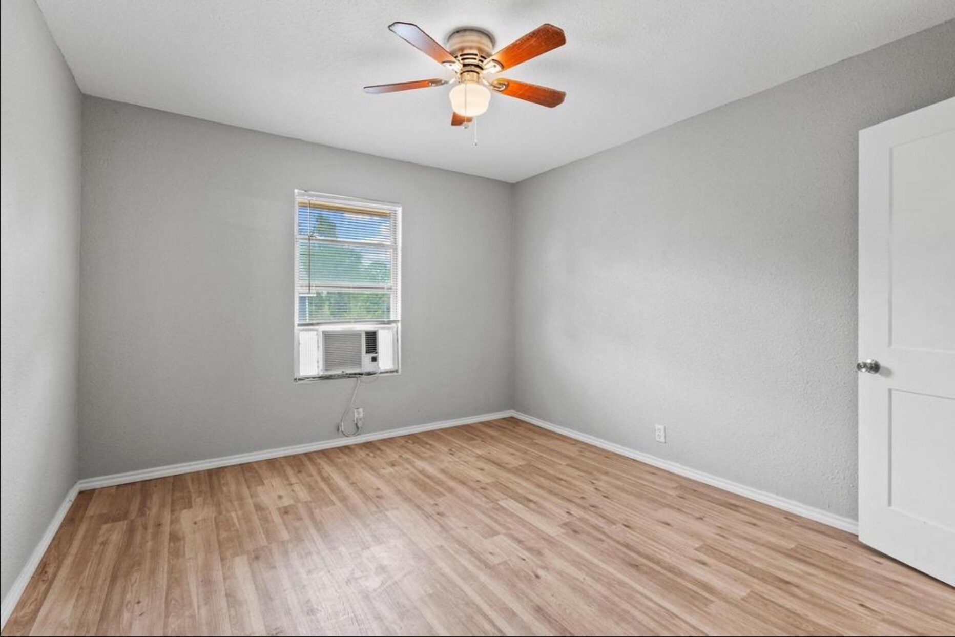 Primary Bedroom - 701 W Hull St