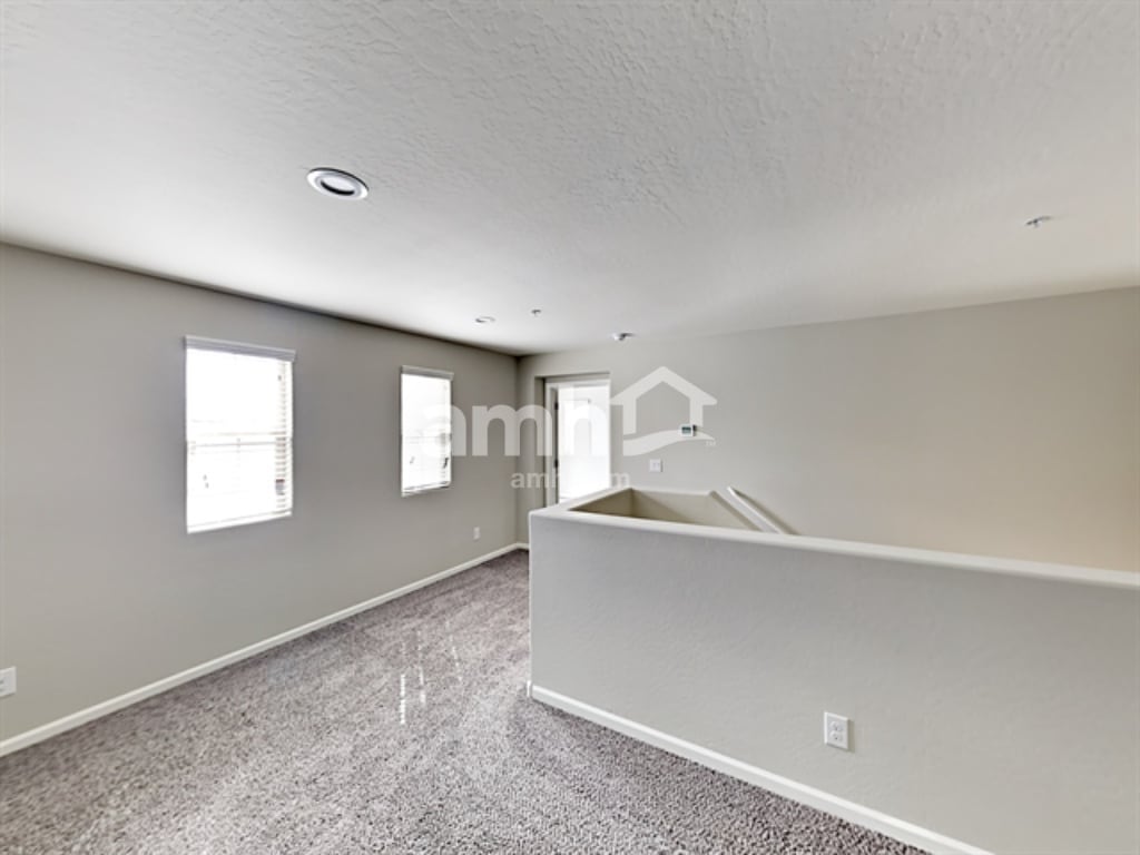 Building Photo - 20673 W Point Ridge Rd