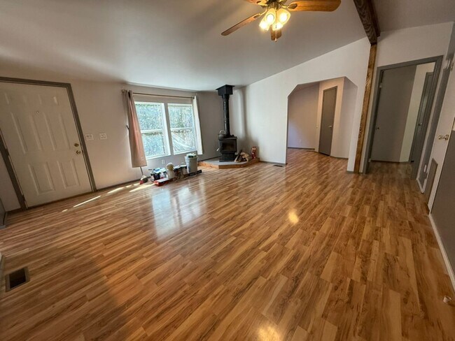 Building Photo - Peaceful 2-Bedroom with Den Home on Over an Acre with Private River Trail 3 Bedrooms | 2 Bathroom...