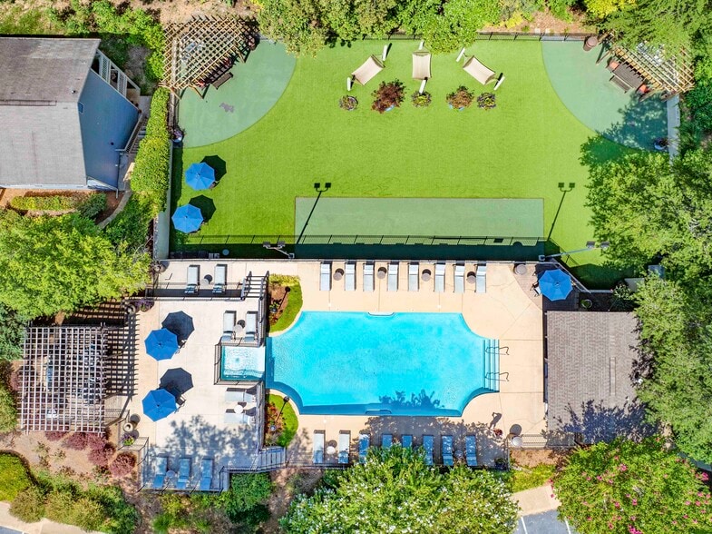 Building Photo - MAA Windridge