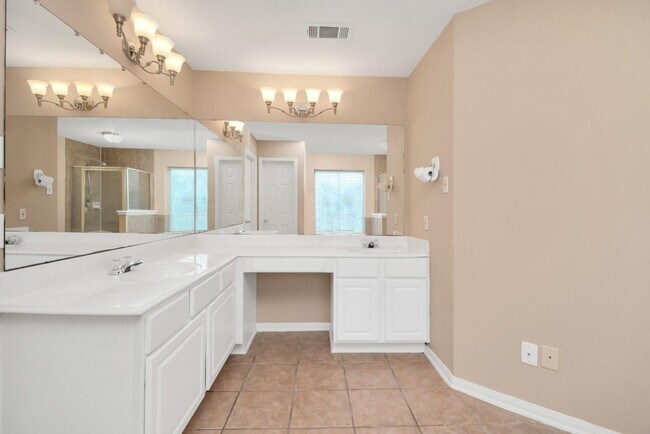 Building Photo - 174 Shiloh Dr