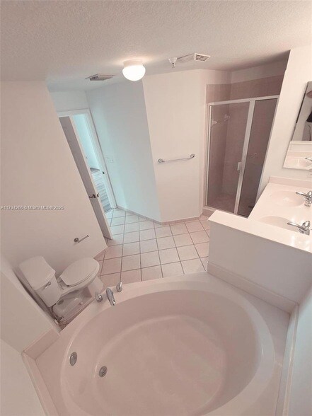 Building Photo - 9021 SW 94th St