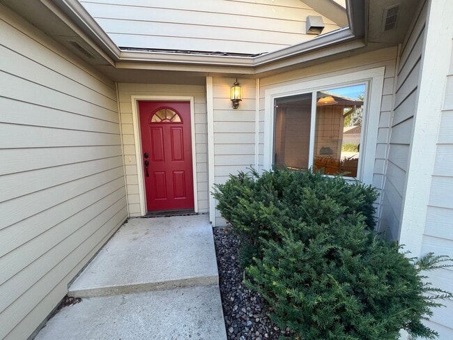 Building Photo - Located on Bridger Golf Course