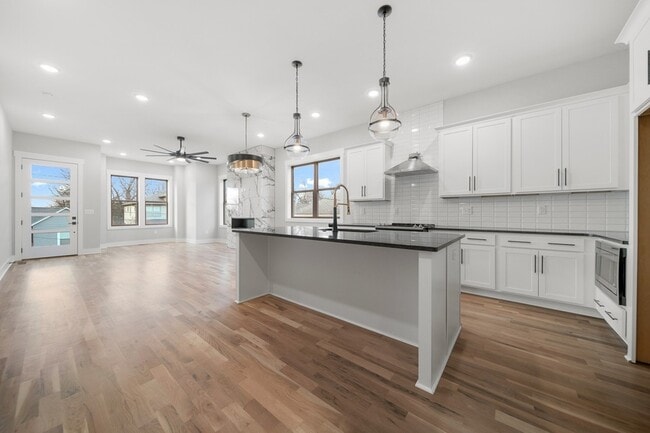 Building Photo - 1201 Stainback Ave