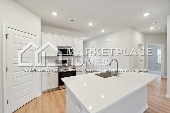 Building Photo - 15678 Brickman Ln