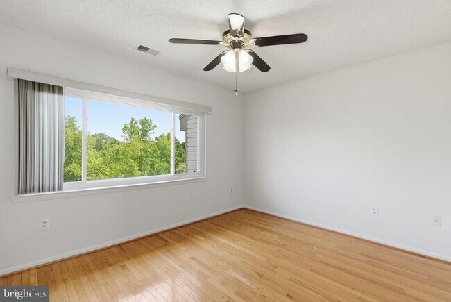 Building Photo - 18315 Leman Lake Dr