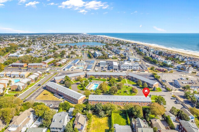 Building Photo - 310 Maryland Ave