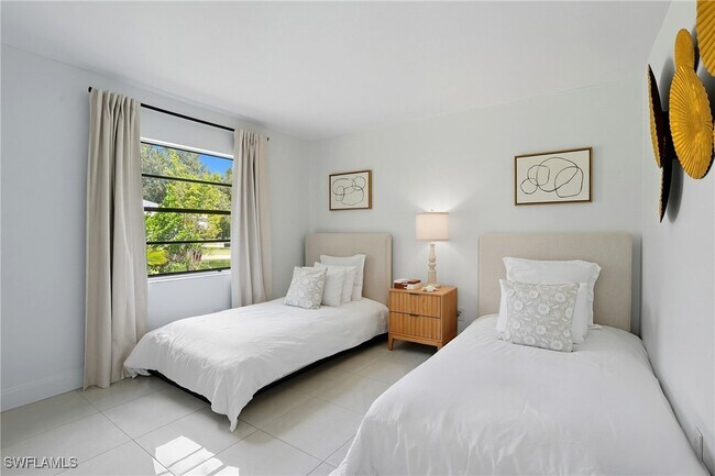 Building Photo - 155 Old Tamiami Trail