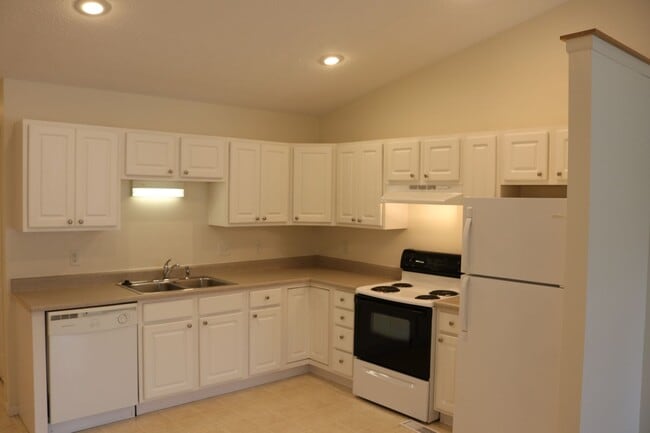 Building Photo - 2271 Shamrock Ln