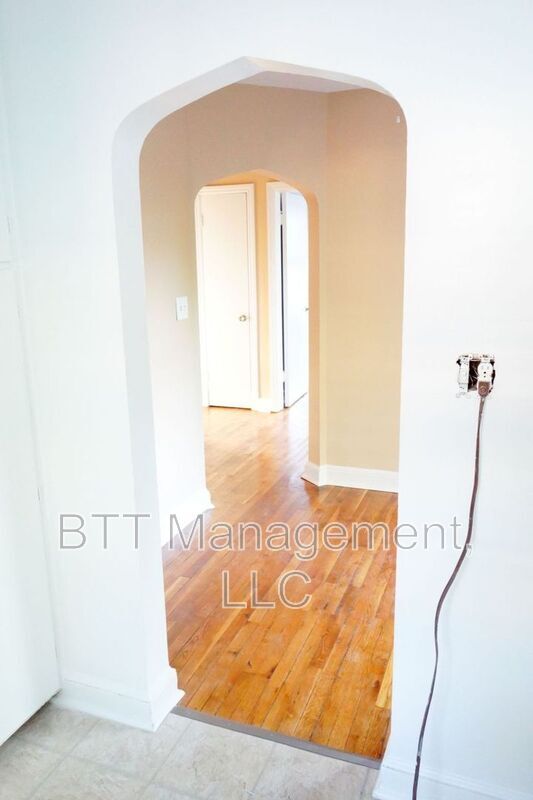 Building Photo - 7905 Flower Ave