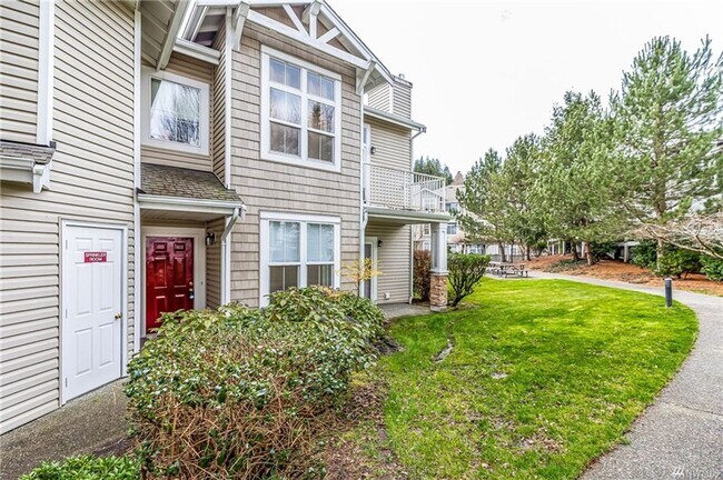 Building Photo - 2Bd/2Ba Issaquah Condo