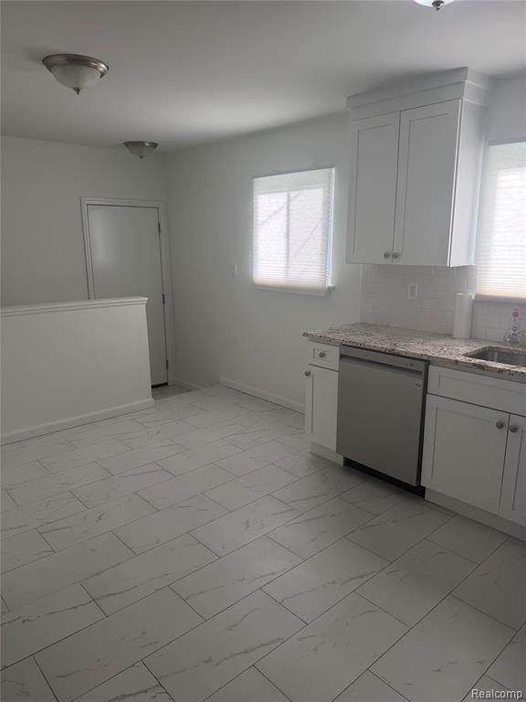 Building Photo - 32627 Dowland Dr