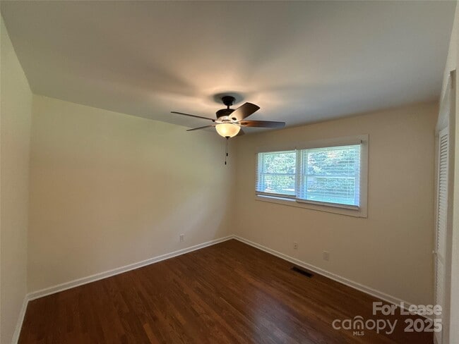 Building Photo - 200 Skyland Ave