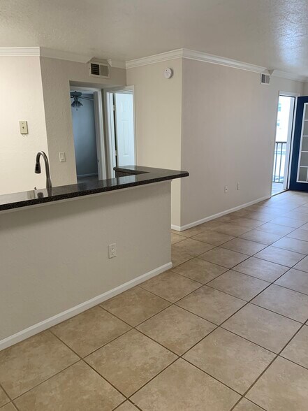 Building Photo - 805 Boardwalk Dr