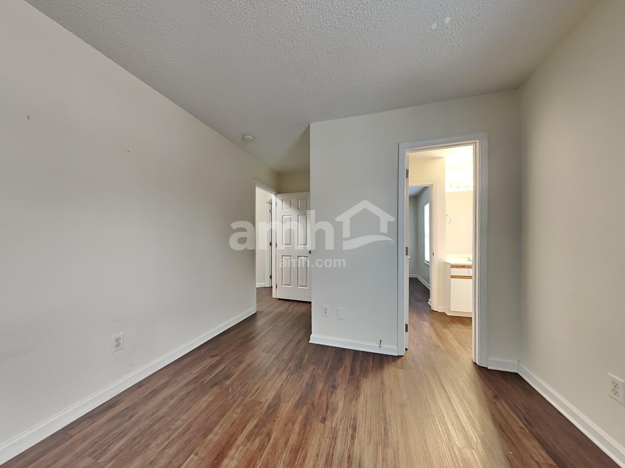 Building Photo - 1617 Oak Knoll Ln