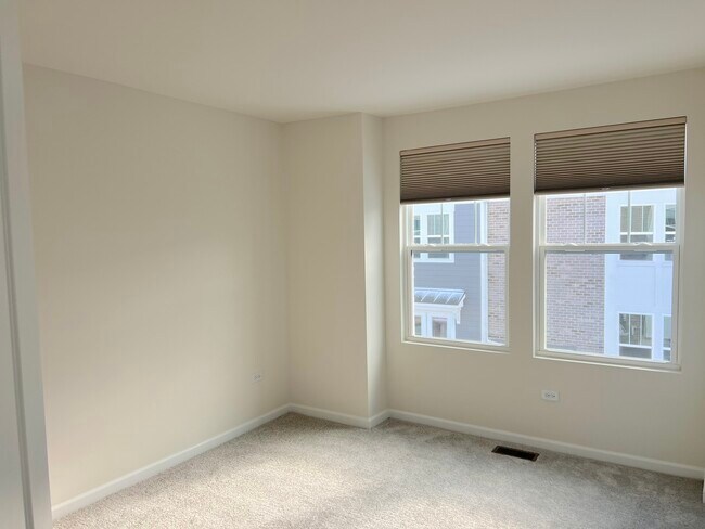 Building Photo - 6257 Sandbelt Dr