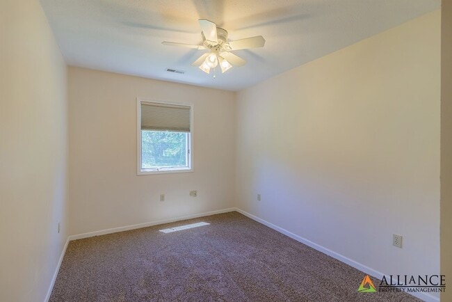 Building Photo - East side of Manhattan!