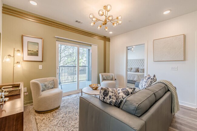 Building Photo - 525 Parkway Dr NE