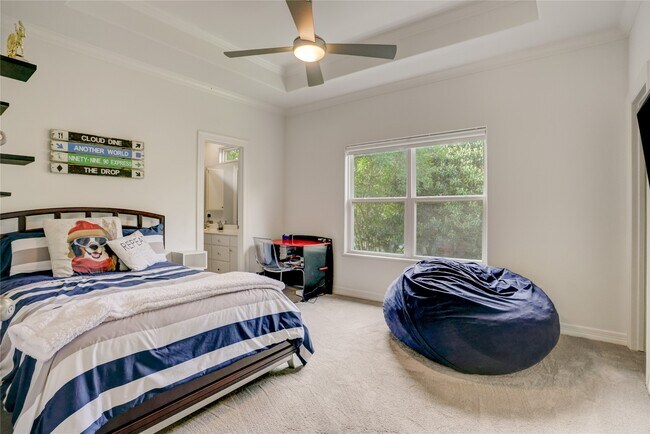 Building Photo - 4806 Wedgewood Dr