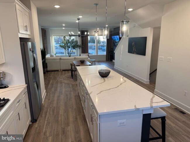 Building Photo - 14305 Dowitcher Wy