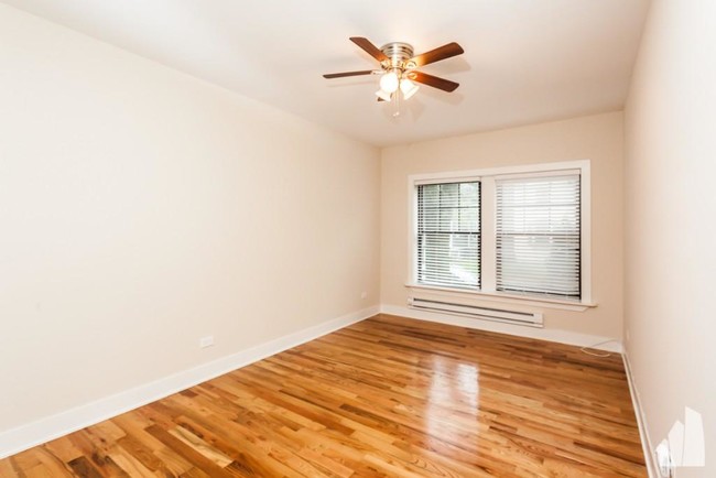 Primary Photo - 1 bedroom in Chicago IL 60201