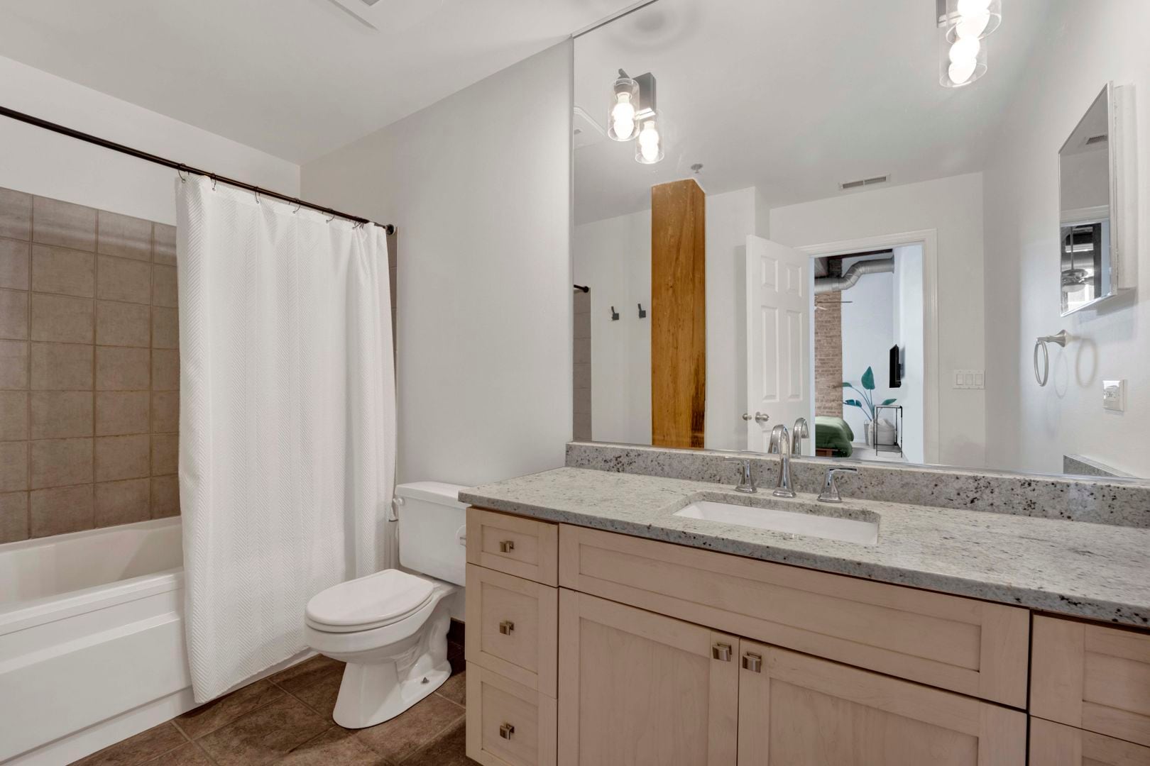 Building Photo - 525 W Superior St